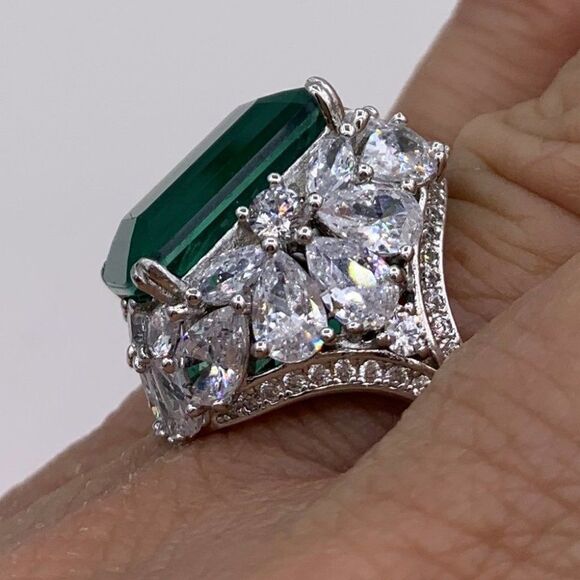 Ring, huge emerald solitaire, sterling 925 silver, filigreed gallery, NWOT, sz 7 - Picture 3 of 16